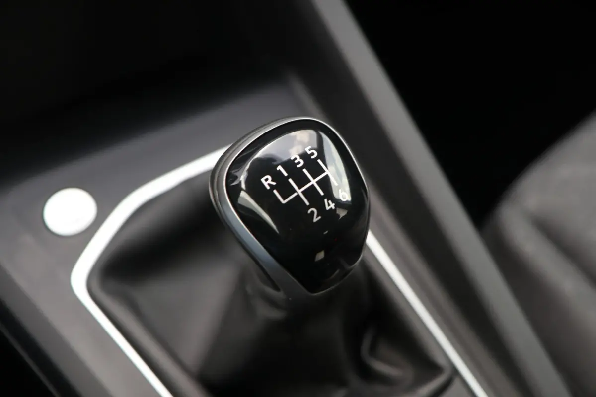 1.0 TSI 110pk Life | Navigatie | Parkeersensoren | 17" Velgen