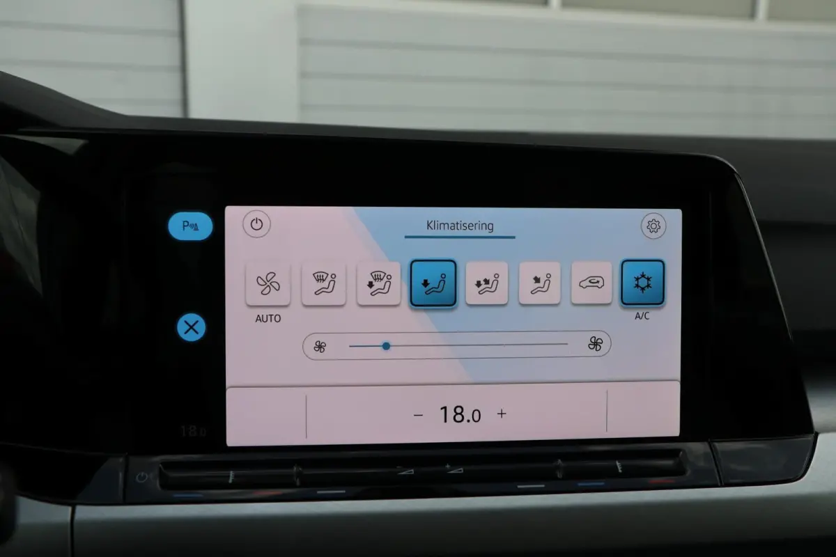 1.0 TSI 110pk Life | Navigatie | Parkeersensoren | 17" Velgen