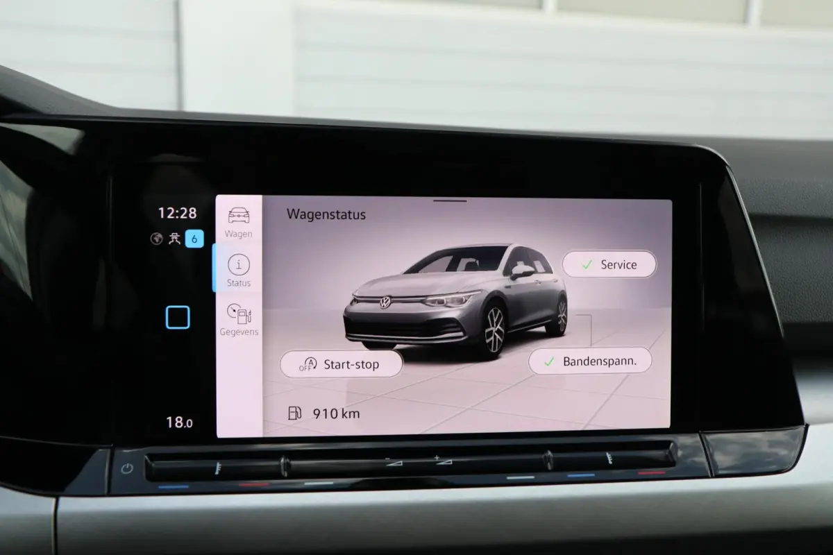 1.0 TSI 110pk Life | Navigatie | Parkeersensoren | 17" Velgen