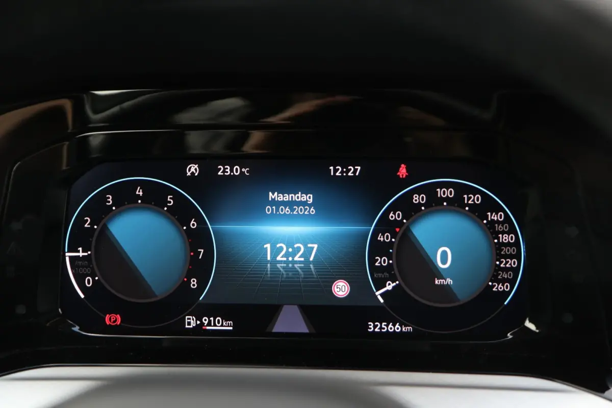 1.0 TSI 110pk Life | Navigatie | Parkeersensoren | 17" Velgen