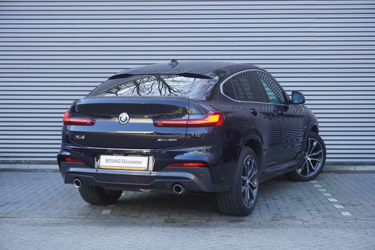 xDrive30i High Executive | 20 inch LM M Dubbelspaak | Trekhaak met elektrisch wegklapbare kogel | HiFi System | BMW Head-Up Display | Achteruitrijcamera