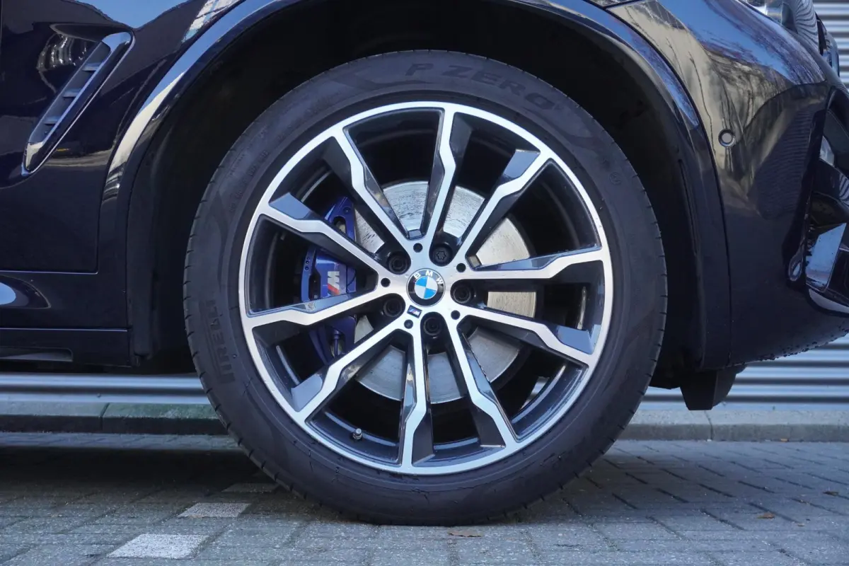 xDrive30i High Executive | 20 inch LM M Dubbelspaak | Trekhaak met elektrisch wegklapbare kogel | HiFi System | BMW Head-Up Display | Achteruitrijcamera