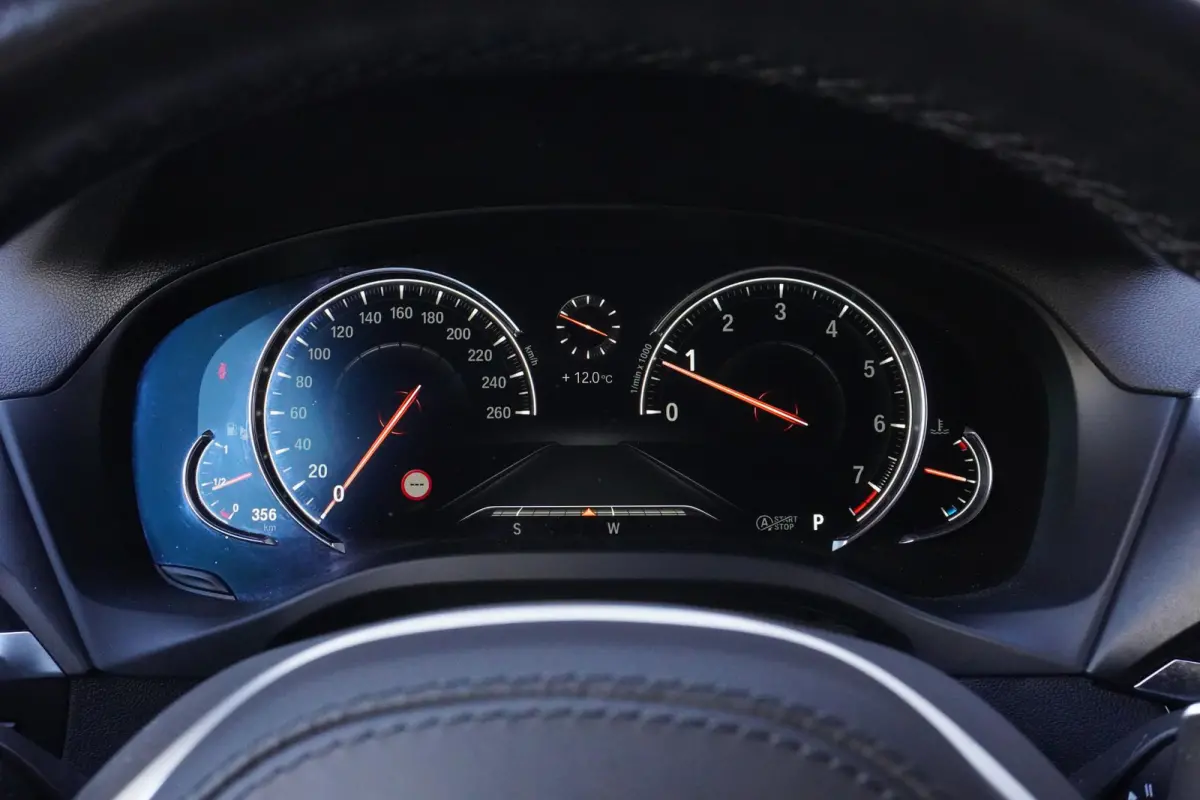 xDrive30i High Executive | 20 inch LM M Dubbelspaak | Trekhaak met elektrisch wegklapbare kogel | HiFi System | BMW Head-Up Display | Achteruitrijcamera