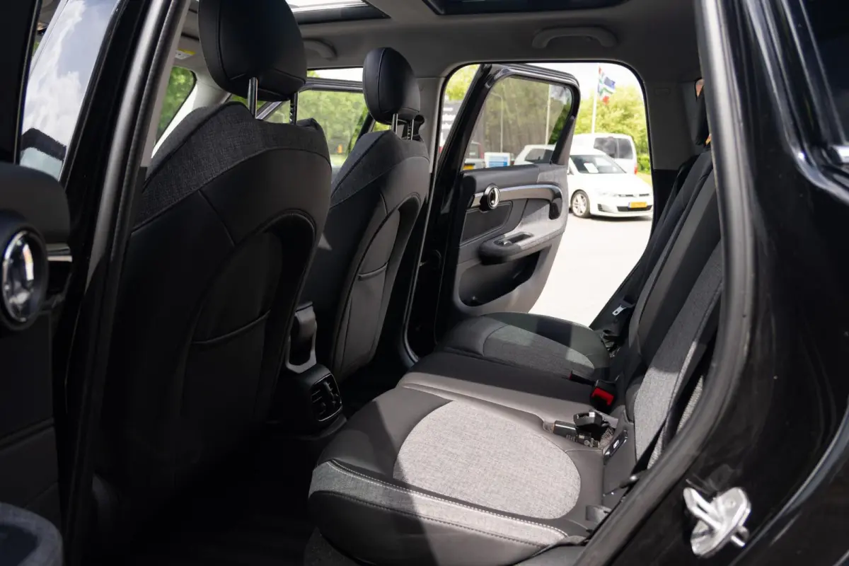 1.5 Cooper SE ALL4 Chili+|Panoramadak|JCW|CarPlay|Automaat|Keyless|LED|Union Jack|Hybride|Dealer Onderhouden