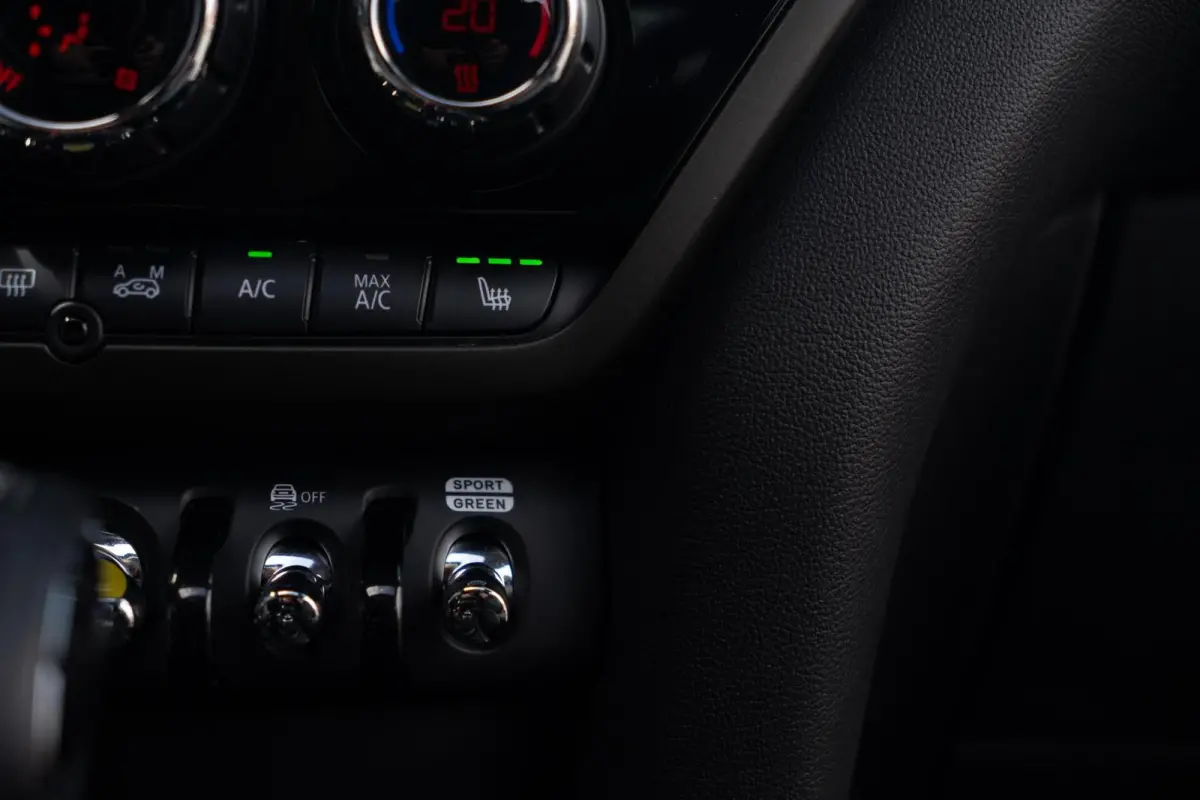 1.5 Cooper SE ALL4 Chili+|Panoramadak|JCW|CarPlay|Automaat|Keyless|LED|Union Jack|Hybride|Dealer Onderhouden