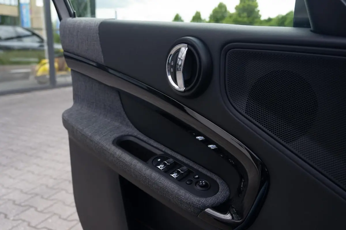 1.5 Cooper SE ALL4 Chili+|Panoramadak|JCW|CarPlay|Automaat|Keyless|LED|Union Jack|Hybride|Dealer Onderhouden
