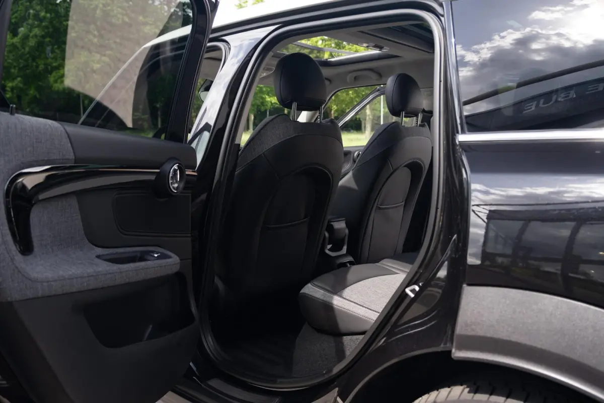 1.5 Cooper SE ALL4 Chili+|Panoramadak|JCW|CarPlay|Automaat|Keyless|LED|Union Jack|Hybride|Dealer Onderhouden
