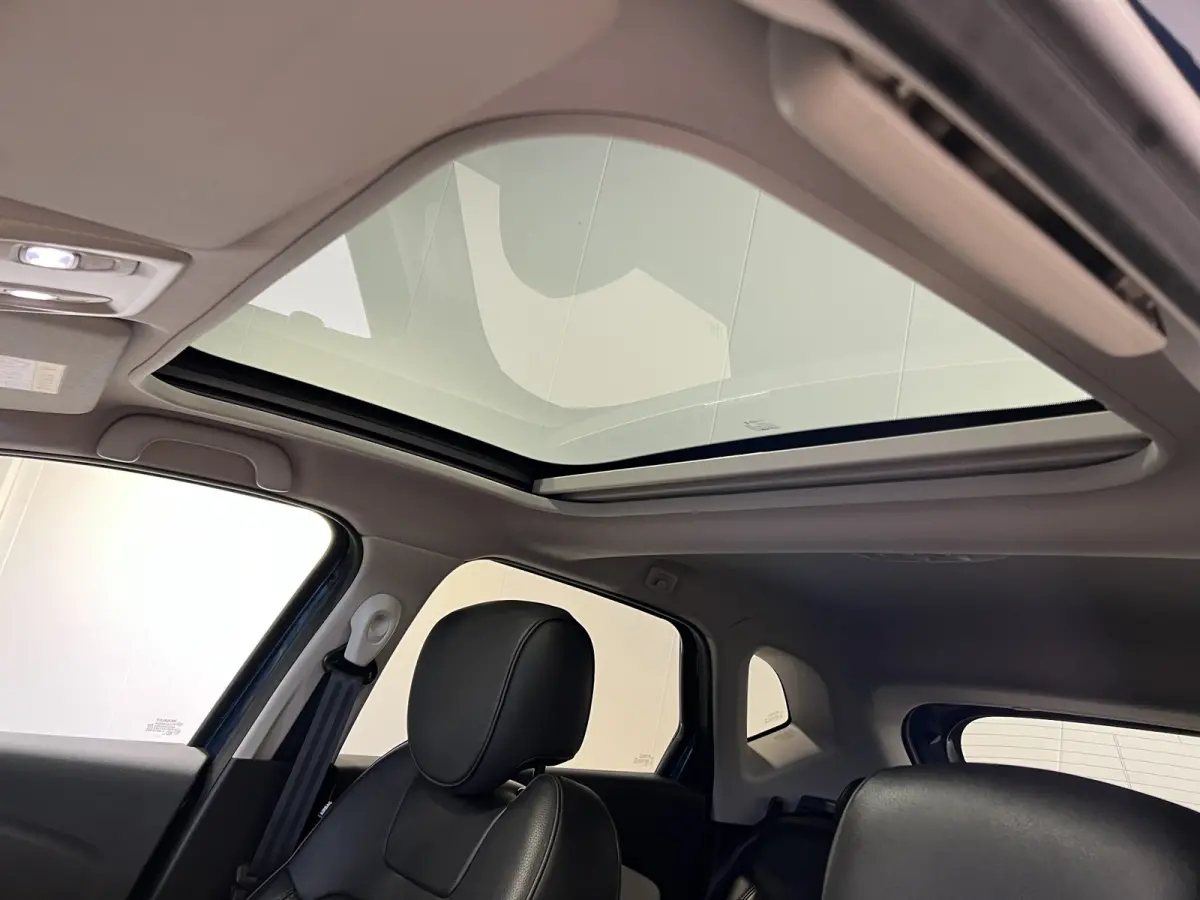 0.9 TCe Intens | Navigatie/Android/Apple Carplay | LM Velgen 17" | Panoramadak | Voorstoelen Verwarmd | Lederen Bekleding | Airco |