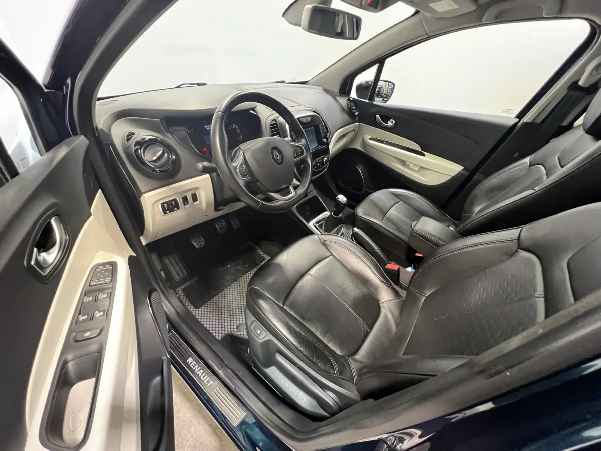 0.9 TCe Intens | Navigatie/Android/Apple Carplay | LM Velgen 17" | Panoramadak | Voorstoelen Verwarmd | Lederen Bekleding | Airco |