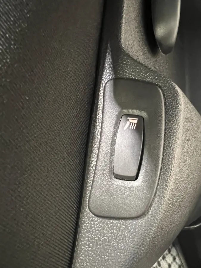 0.9 TCe Intens | Navigatie/Android/Apple Carplay | LM Velgen 17" | Panoramadak | Voorstoelen Verwarmd | Lederen Bekleding | Airco |