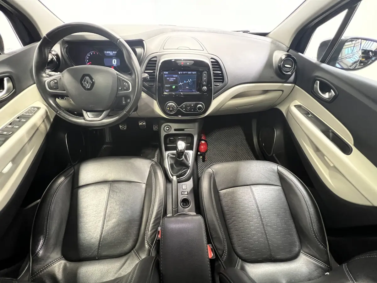 0.9 TCe Intens | Navigatie/Android/Apple Carplay | LM Velgen 17" | Panoramadak | Voorstoelen Verwarmd | Lederen Bekleding | Airco |