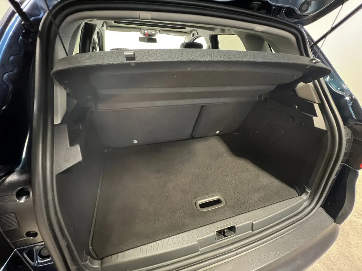 0.9 TCe Intens | Navigatie/Android/Apple Carplay | LM Velgen 17" | Panoramadak | Voorstoelen Verwarmd | Lederen Bekleding | Airco |