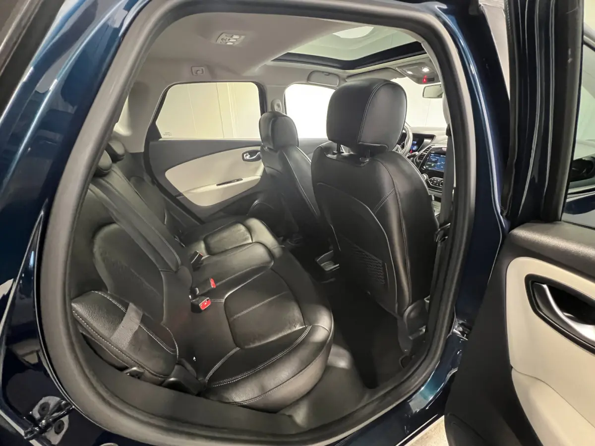 0.9 TCe Intens | Navigatie/Android/Apple Carplay | LM Velgen 17" | Panoramadak | Voorstoelen Verwarmd | Lederen Bekleding | Airco |