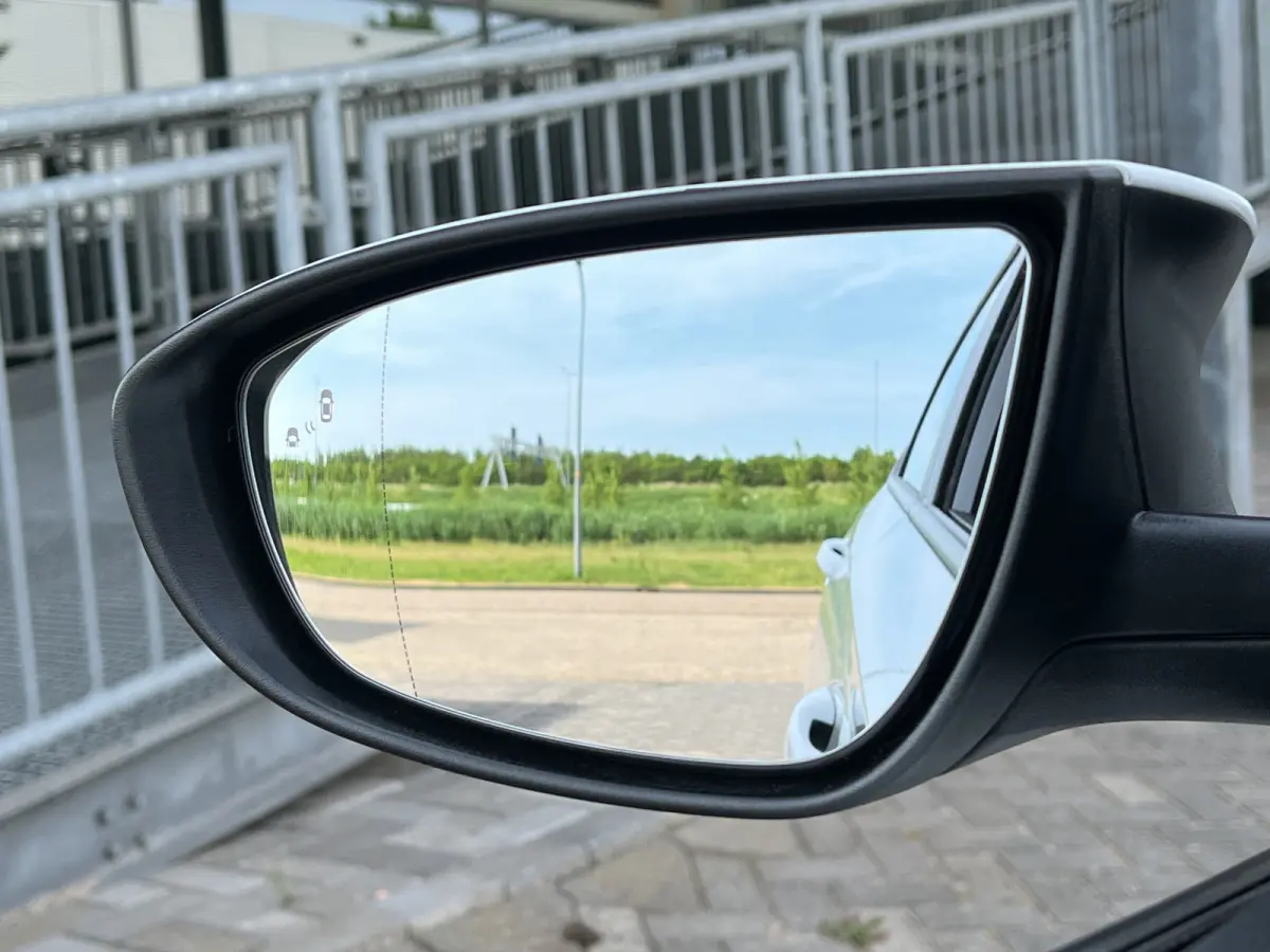 1.0 T-GDI 100pk Comfort | Airco | Camera | Carplay | Cruise control | Dodehoek detectie | Navigatie | Parkeersensoren | Digitaal cockpit | Lichtmetalen velgen
