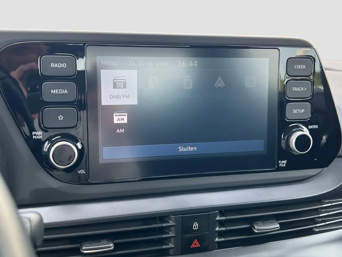 1.0 T-GDI 100pk Comfort | Airco | Camera | Carplay | Cruise control | Dodehoek detectie | Navigatie | Parkeersensoren | Digitaal cockpit | Lichtmetalen velgen