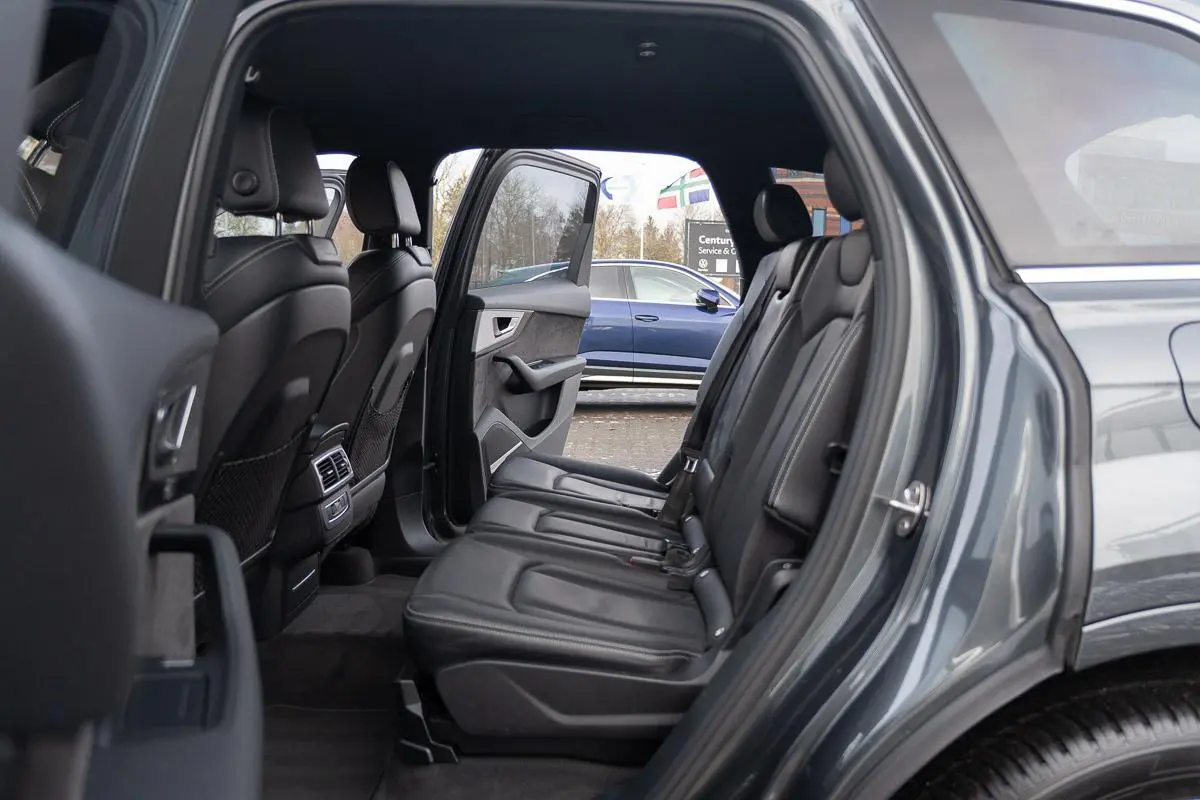 3.0 TDI e-tron Quattro Sport|S-Line|Org NL NAP|2e Eig|CarPlay|Luchtvering|Bose|Virtual|Trekhaak|LED|DubbelGlas|Dealer Onderhouden