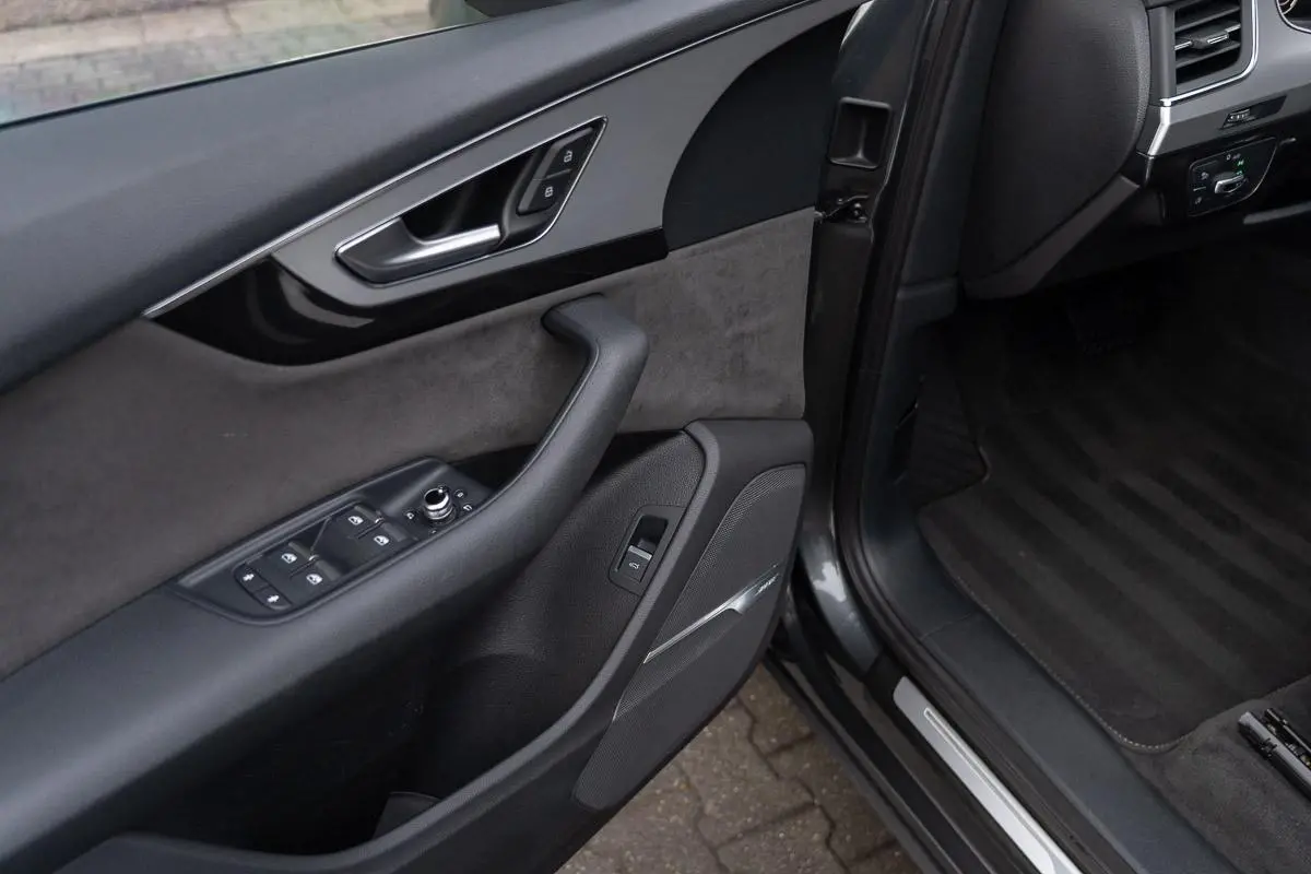 3.0 TDI e-tron Quattro Sport|S-Line|Org NL NAP|2e Eig|CarPlay|Luchtvering|Bose|Virtual|Trekhaak|LED|DubbelGlas|Dealer Onderhouden