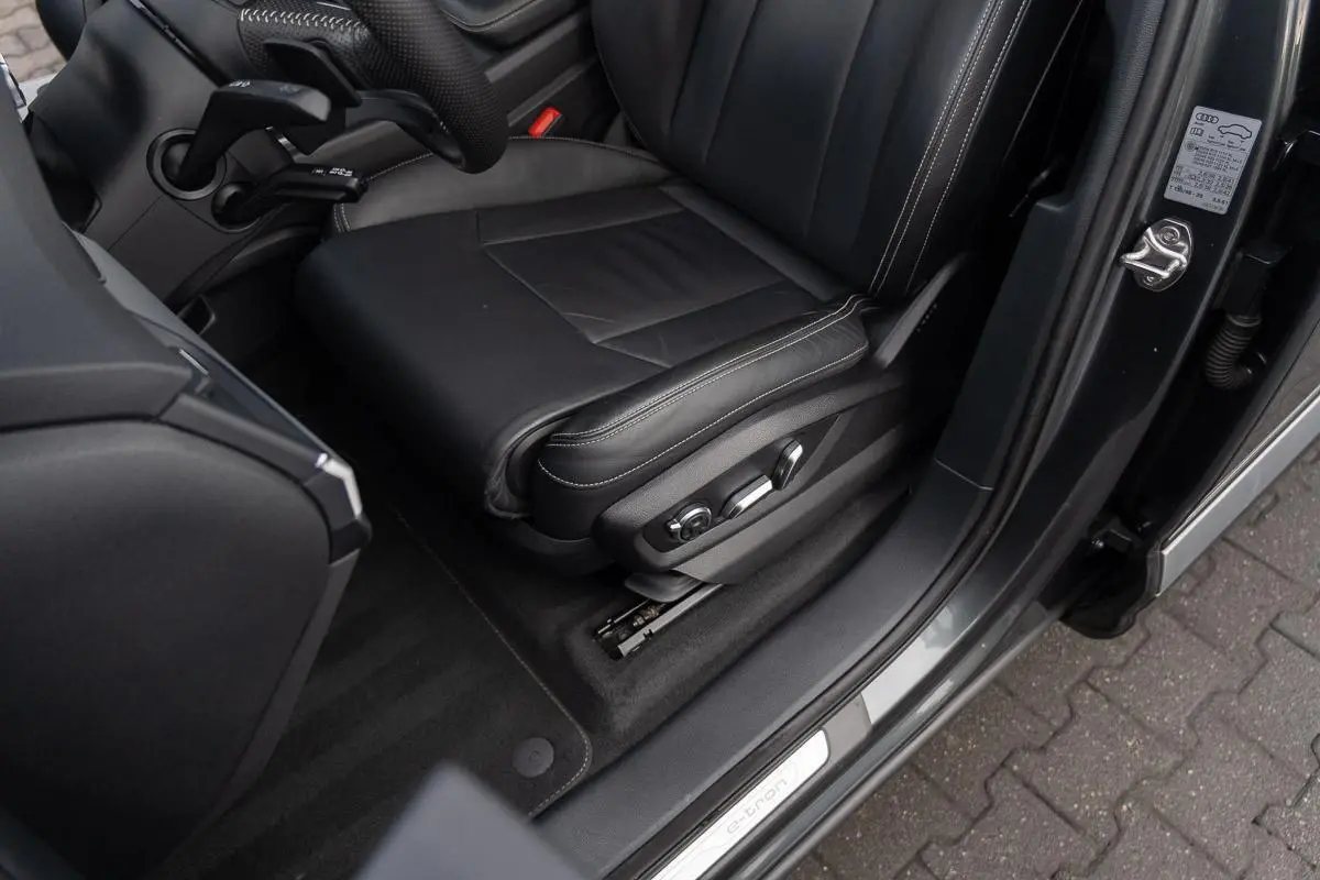 3.0 TDI e-tron Quattro Sport|S-Line|Org NL NAP|2e Eig|CarPlay|Luchtvering|Bose|Virtual|Trekhaak|LED|DubbelGlas|Dealer Onderhouden