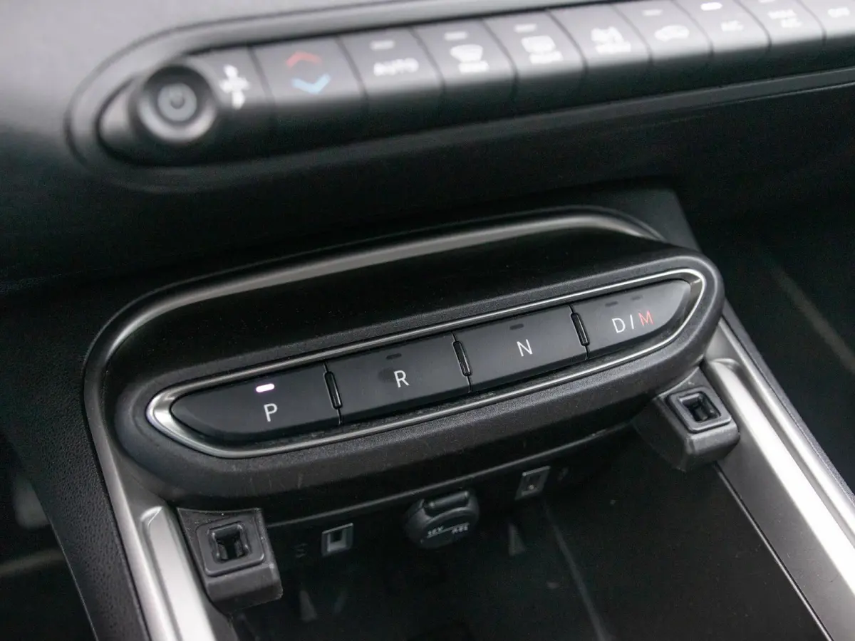 1.2 e-Hybrid Summit | Infotainment&Convenience Pack