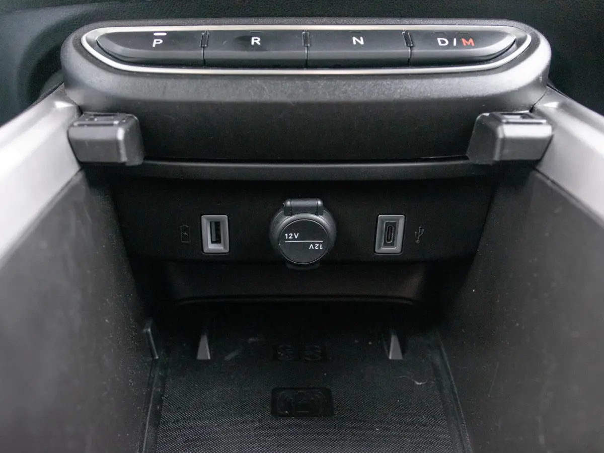 1.2 e-Hybrid Summit | Infotainment&Convenience Pack