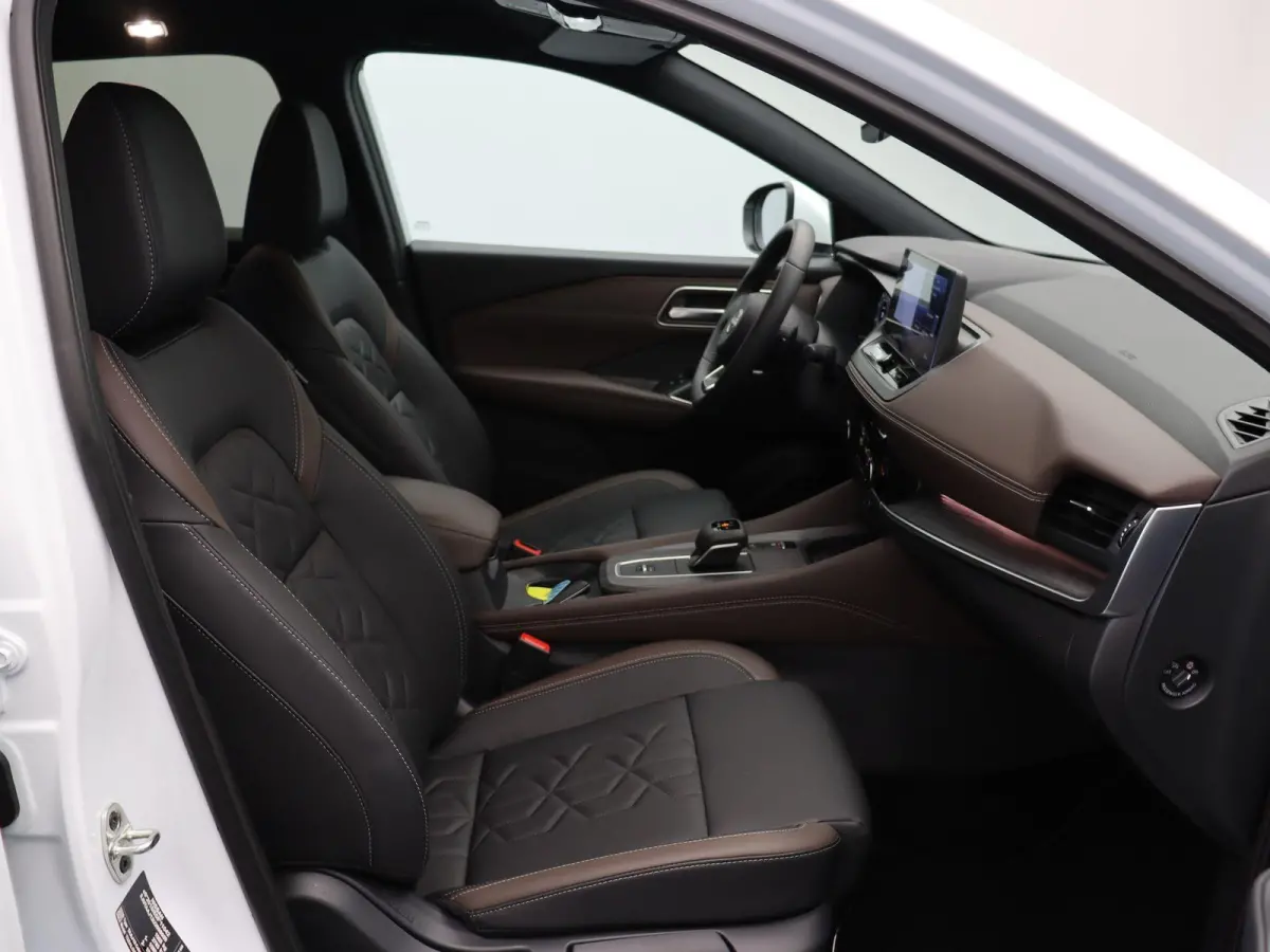 158pk MHEV Xtronic Tekna | Pilot assist | Stoel, stuur en voorruitverwarming | Lederen bekleding | Google intergratie | Elketrisch verstelbare bestuurderstoel |