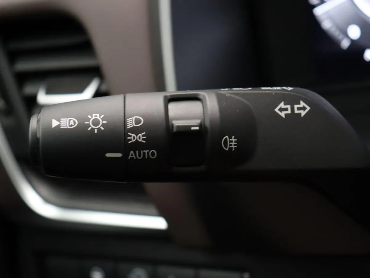 158pk MHEV Xtronic Tekna | Pilot assist | Stoel, stuur en voorruitverwarming | Lederen bekleding | Google intergratie | Elketrisch verstelbare bestuurderstoel |