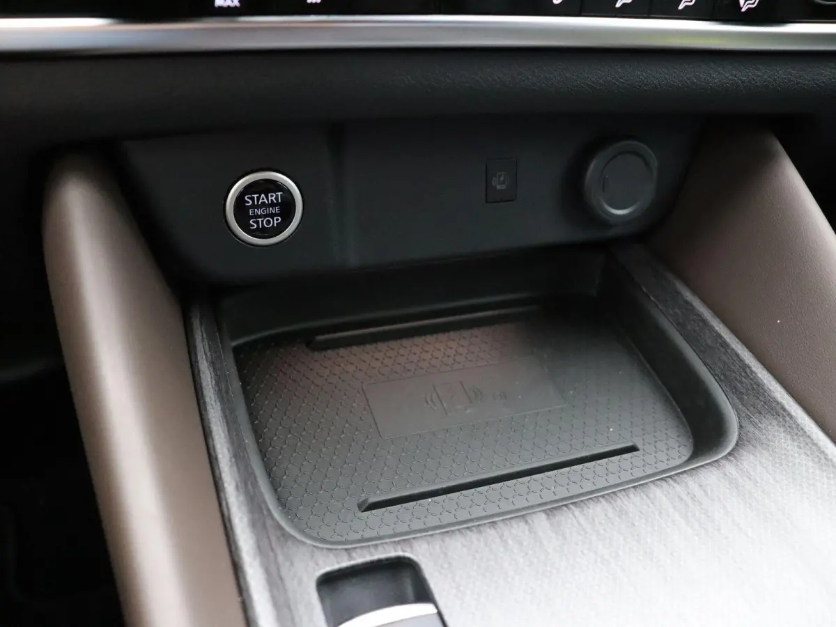 158pk MHEV Xtronic Tekna | Pilot assist | Stoel, stuur en voorruitverwarming | Lederen bekleding | Google intergratie | Elketrisch verstelbare bestuurderstoel |
