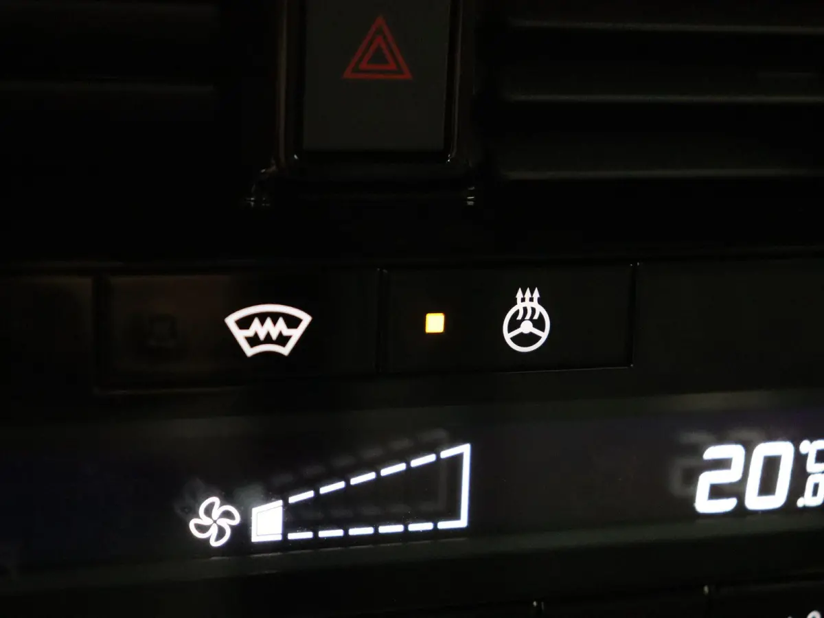158pk MHEV Xtronic Tekna | Pilot assist | Stoel, stuur en voorruitverwarming | Lederen bekleding | Google intergratie | Elketrisch verstelbare bestuurderstoel |