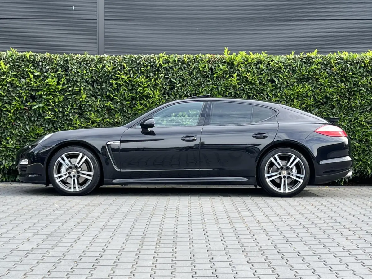 4.8 4S, PANORAMADAK, LUCHTVERING, SPORTCHRONO, BOSE, SPORTUITLAAT, NAVIGATIE, DODEHOEK, MEMORY, CRUISE CONTROL, CLIMATE CONTROL, STOELVERWARMING, LICHTMETAAL 20"