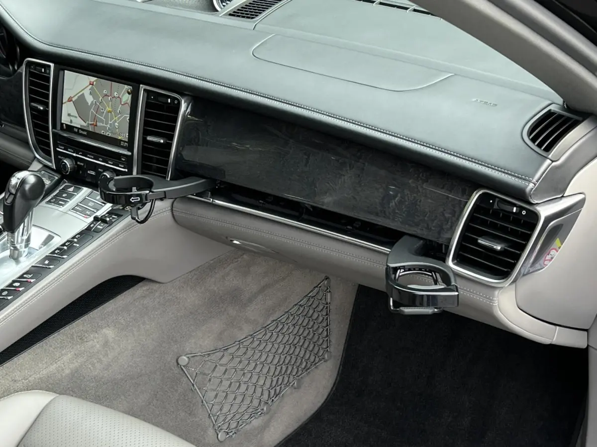 4.8 4S, PANORAMADAK, LUCHTVERING, SPORTCHRONO, BOSE, SPORTUITLAAT, NAVIGATIE, DODEHOEK, MEMORY, CRUISE CONTROL, CLIMATE CONTROL, STOELVERWARMING, LICHTMETAAL 20"
