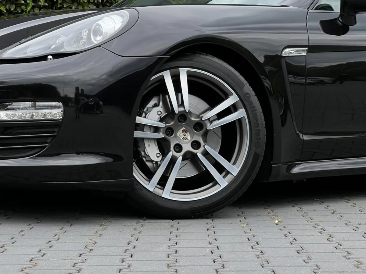4.8 4S, PANORAMADAK, LUCHTVERING, SPORTCHRONO, BOSE, SPORTUITLAAT, NAVIGATIE, DODEHOEK, MEMORY, CRUISE CONTROL, CLIMATE CONTROL, STOELVERWARMING, LICHTMETAAL 20"