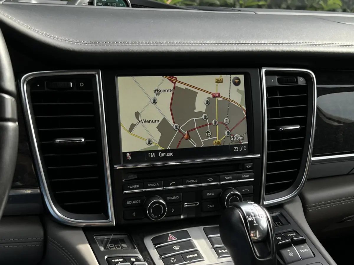 4.8 4S, PANORAMADAK, LUCHTVERING, SPORTCHRONO, BOSE, SPORTUITLAAT, NAVIGATIE, DODEHOEK, MEMORY, CRUISE CONTROL, CLIMATE CONTROL, STOELVERWARMING, LICHTMETAAL 20"