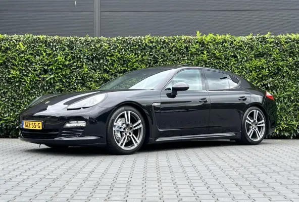 4.8 4S, PANORAMADAK, LUCHTVERING, SPORTCHRONO, BOSE, SPORTUITLAAT, NAVIGATIE, DODEHOEK, MEMORY, CRUISE CONTROL, CLIMATE CONTROL, STOELVERWARMING, LICHTMETAAL 20"