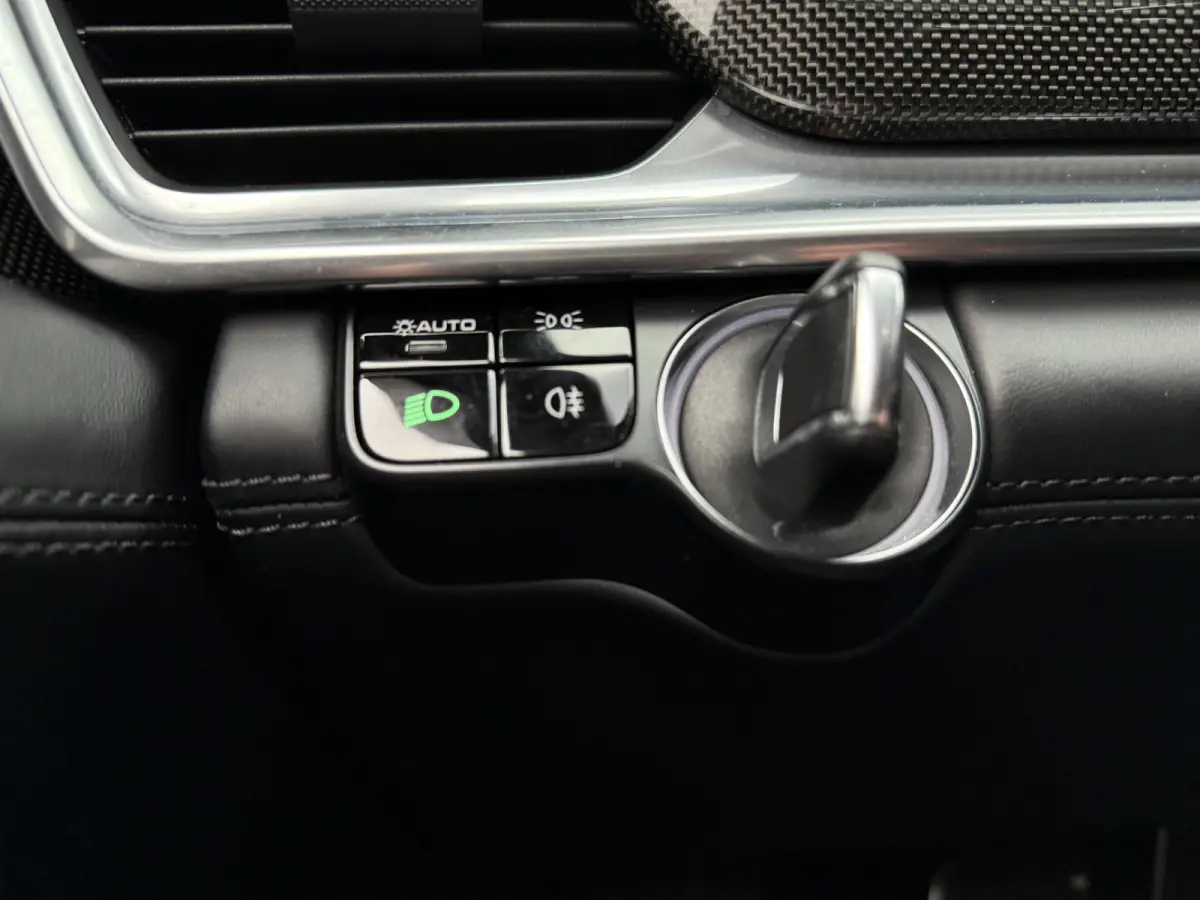 BWJ 2018 4.0 Turbo 680 PK S E-Hybrid PANORAMADAK | SPORTCHRONO | KERAMISCHE REMSCHIJVEN | STOELKOELING/STOELVERWARMING | MEMORYSTOELEN | PDLS LED KOPLAMPEN |