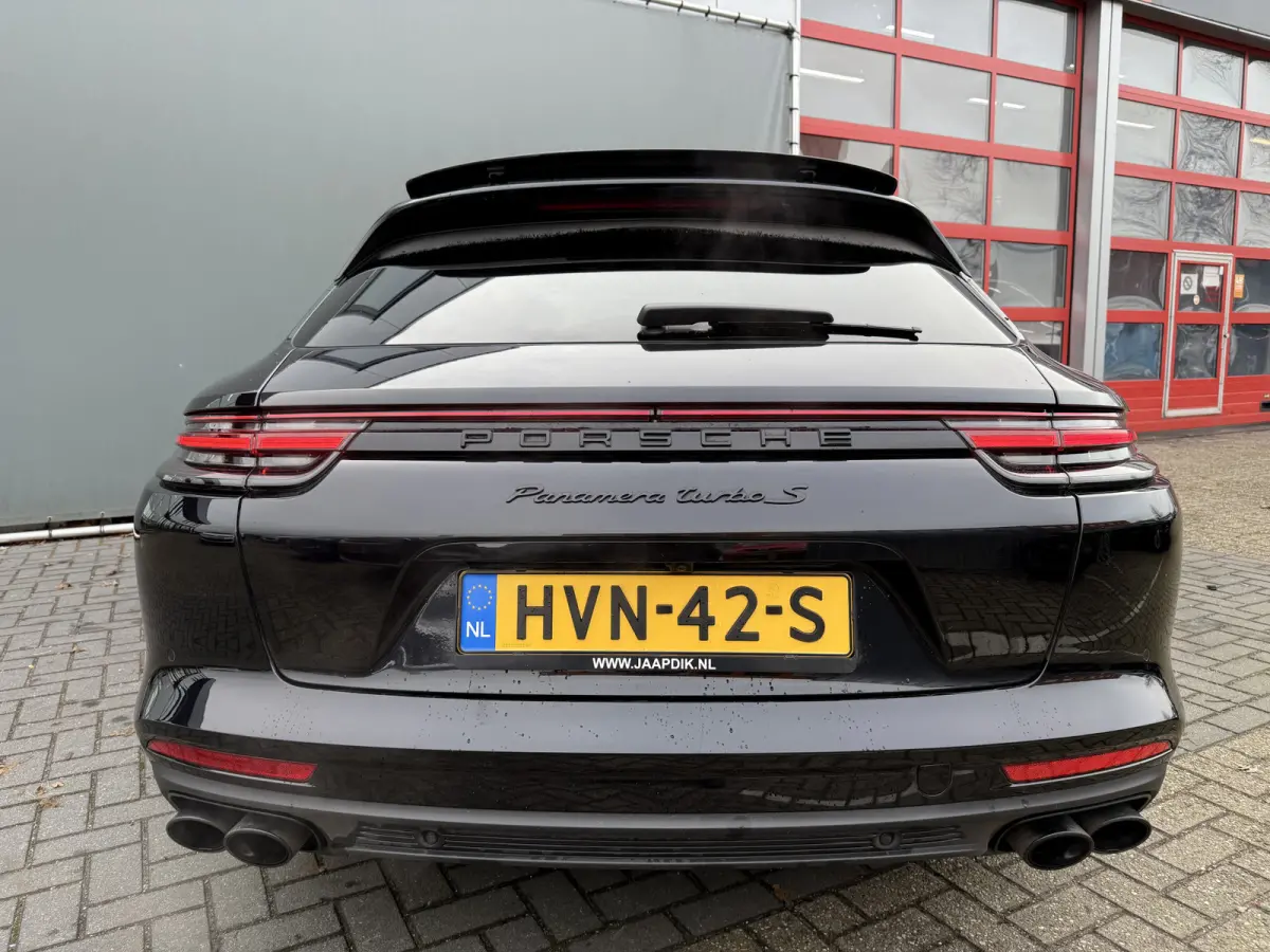 BWJ 2018 4.0 Turbo 680 PK S E-Hybrid PANORAMADAK | SPORTCHRONO | KERAMISCHE REMSCHIJVEN | STOELKOELING/STOELVERWARMING | MEMORYSTOELEN | PDLS LED KOPLAMPEN |