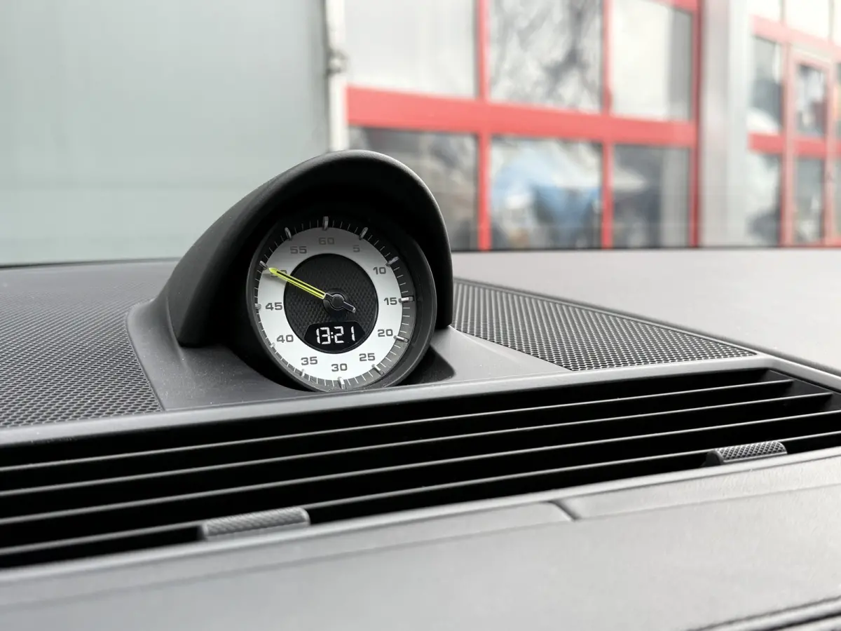 BWJ 2018 4.0 Turbo 680 PK S E-Hybrid PANORAMADAK | SPORTCHRONO | KERAMISCHE REMSCHIJVEN | STOELKOELING/STOELVERWARMING | MEMORYSTOELEN | PDLS LED KOPLAMPEN |