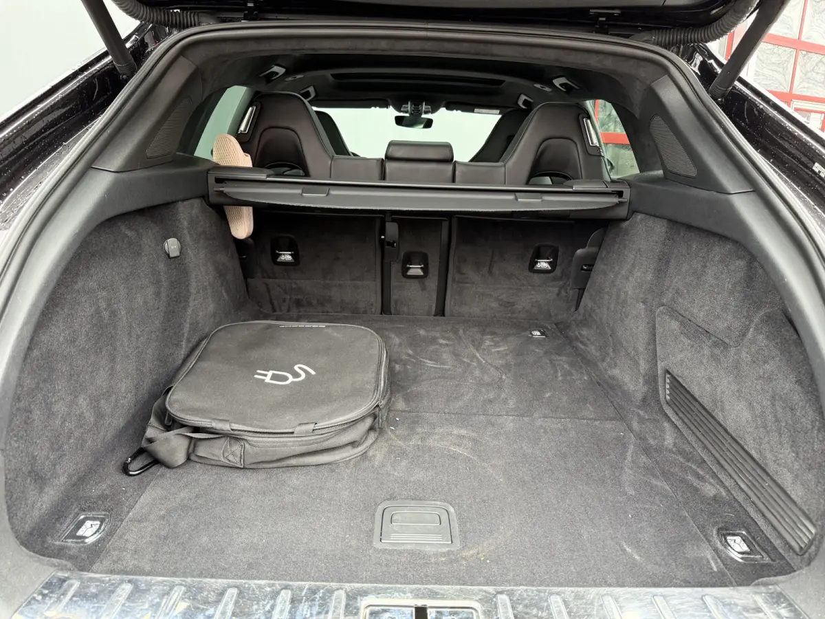 BWJ 2018 4.0 Turbo 680 PK S E-Hybrid PANORAMADAK | SPORTCHRONO | KERAMISCHE REMSCHIJVEN | STOELKOELING/STOELVERWARMING | MEMORYSTOELEN | PDLS LED KOPLAMPEN |