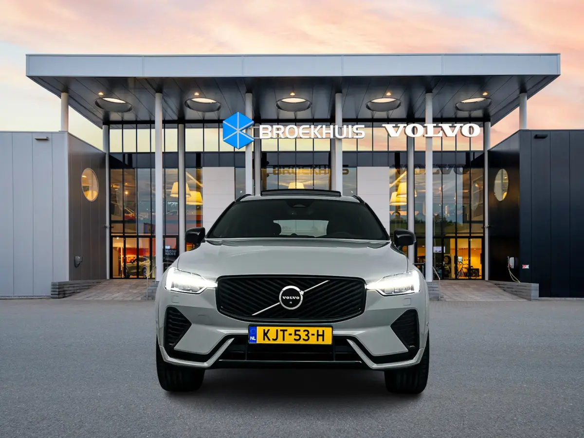 T8 Recharge Ultra Dark Executive | 22" | Getint & Gelamineerd Glas | Alarmklasse 3 | Black Edition Interieur | Luchtvering | Bowers & Wilkins | Geventileerd Nappa | Massagestoelen | Head-Up 