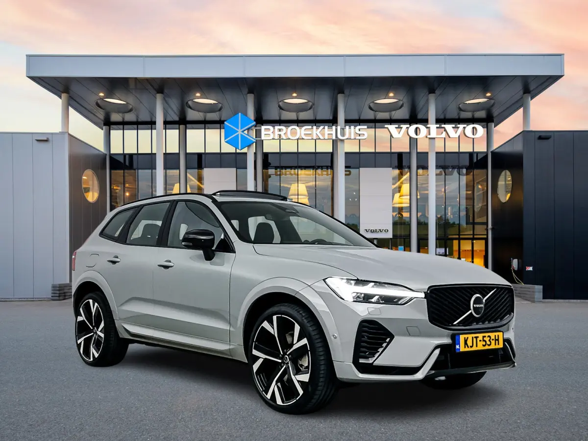 T8 Recharge Ultra Dark Executive | 22" | Getint & Gelamineerd Glas | Alarmklasse 3 | Black Edition Interieur | Luchtvering | Bowers & Wilkins | Geventileerd Nappa | Massagestoelen | Head-Up 