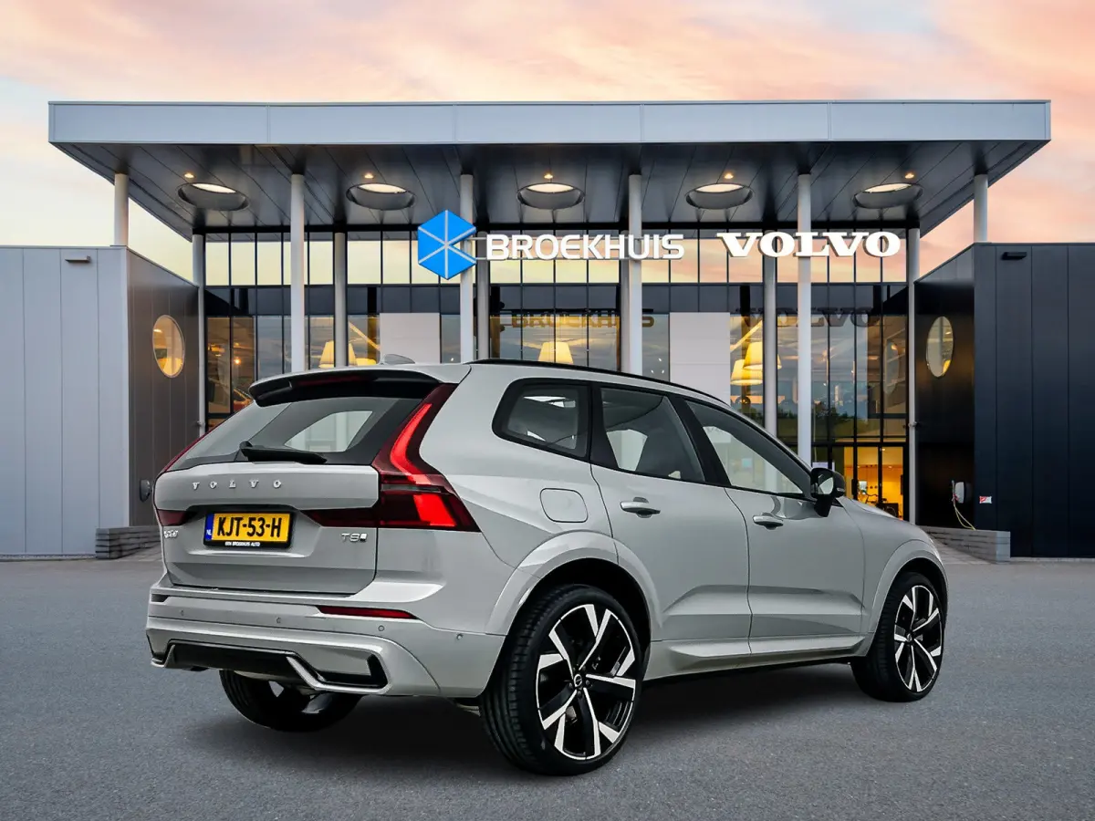 T8 Recharge Ultra Dark Executive | 22" | Getint & Gelamineerd Glas | Alarmklasse 3 | Black Edition Interieur | Luchtvering | Bowers & Wilkins | Geventileerd Nappa | Massagestoelen | Head-Up 