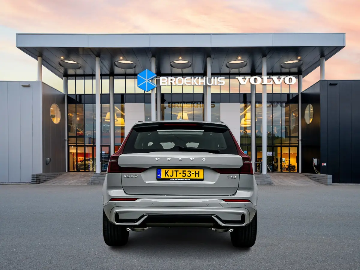 T8 Recharge Ultra Dark Executive | 22" | Getint & Gelamineerd Glas | Alarmklasse 3 | Black Edition Interieur | Luchtvering | Bowers & Wilkins | Geventileerd Nappa | Massagestoelen | Head-Up 