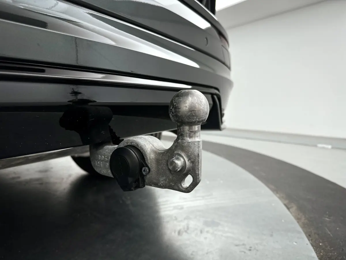 T6 Plug-in hybrid AWD Ultra Dark | SOH 100% | Panoramadak | 360° camera | Bowers & Wilkins | Luchtvering | Head-up display | Stoelventilatie | Trekhaak