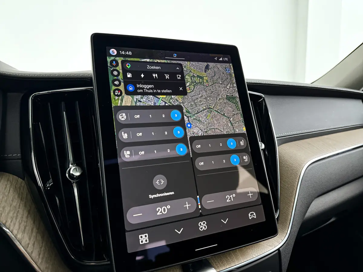 T6 Plug-in hybrid AWD Ultra Dark | SOH 100% | Panoramadak | 360° camera | Bowers & Wilkins | Luchtvering | Head-up display | Stoelventilatie | Trekhaak