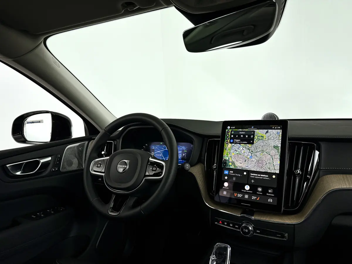 T6 Plug-in hybrid AWD Ultra Dark | SOH 100% | Panoramadak | 360° camera | Bowers & Wilkins | Luchtvering | Head-up display | Stoelventilatie | Trekhaak