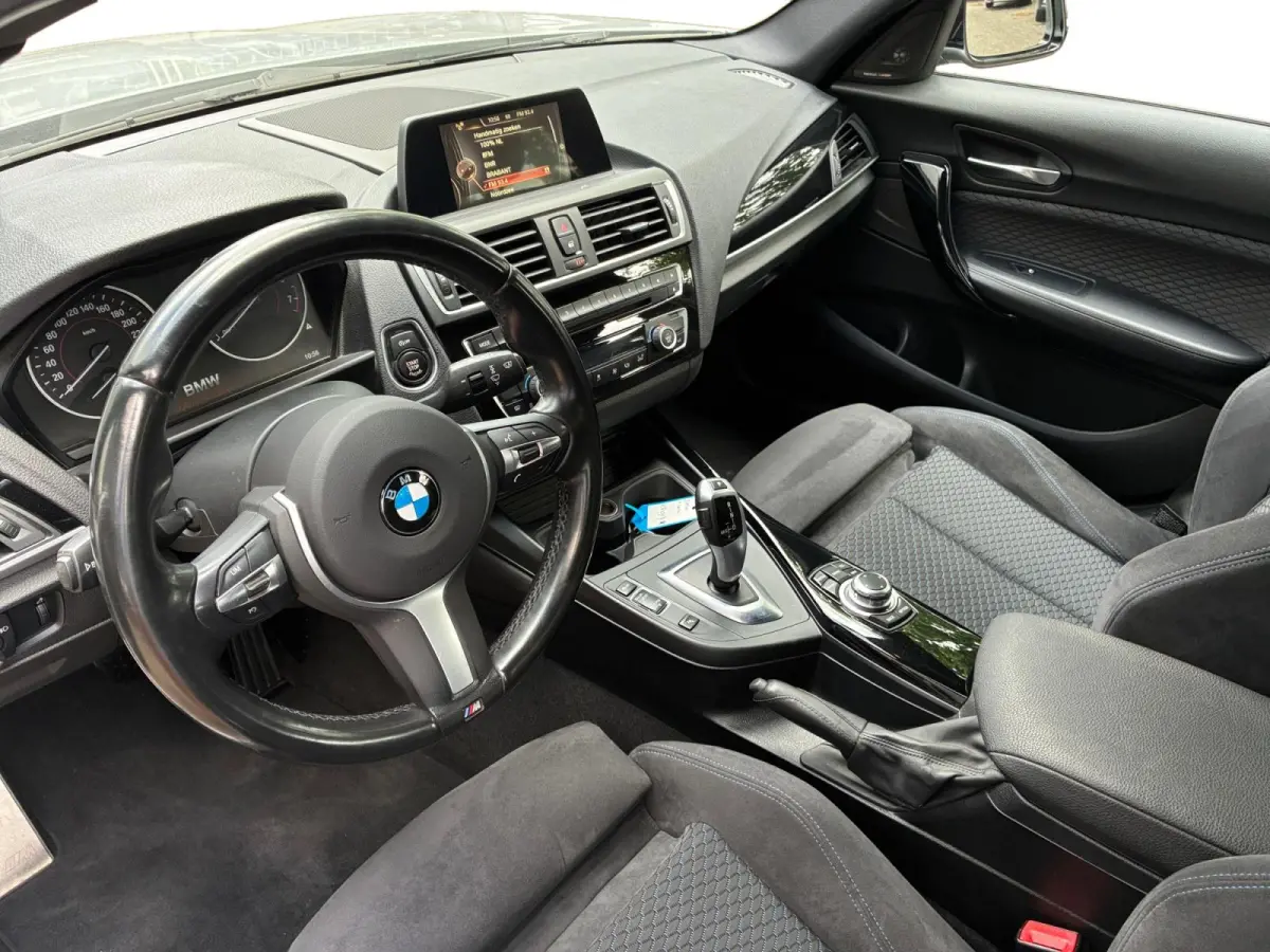 118i Centennial Executive M PAKKET | AFNEEMBARE TREKHAAK | NAVI