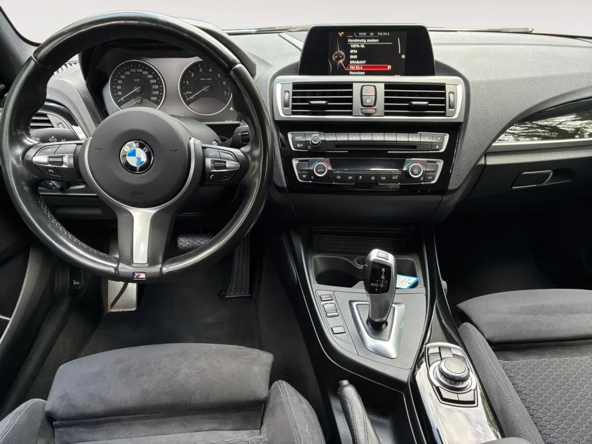 118i Centennial Executive M PAKKET | AFNEEMBARE TREKHAAK | NAVI