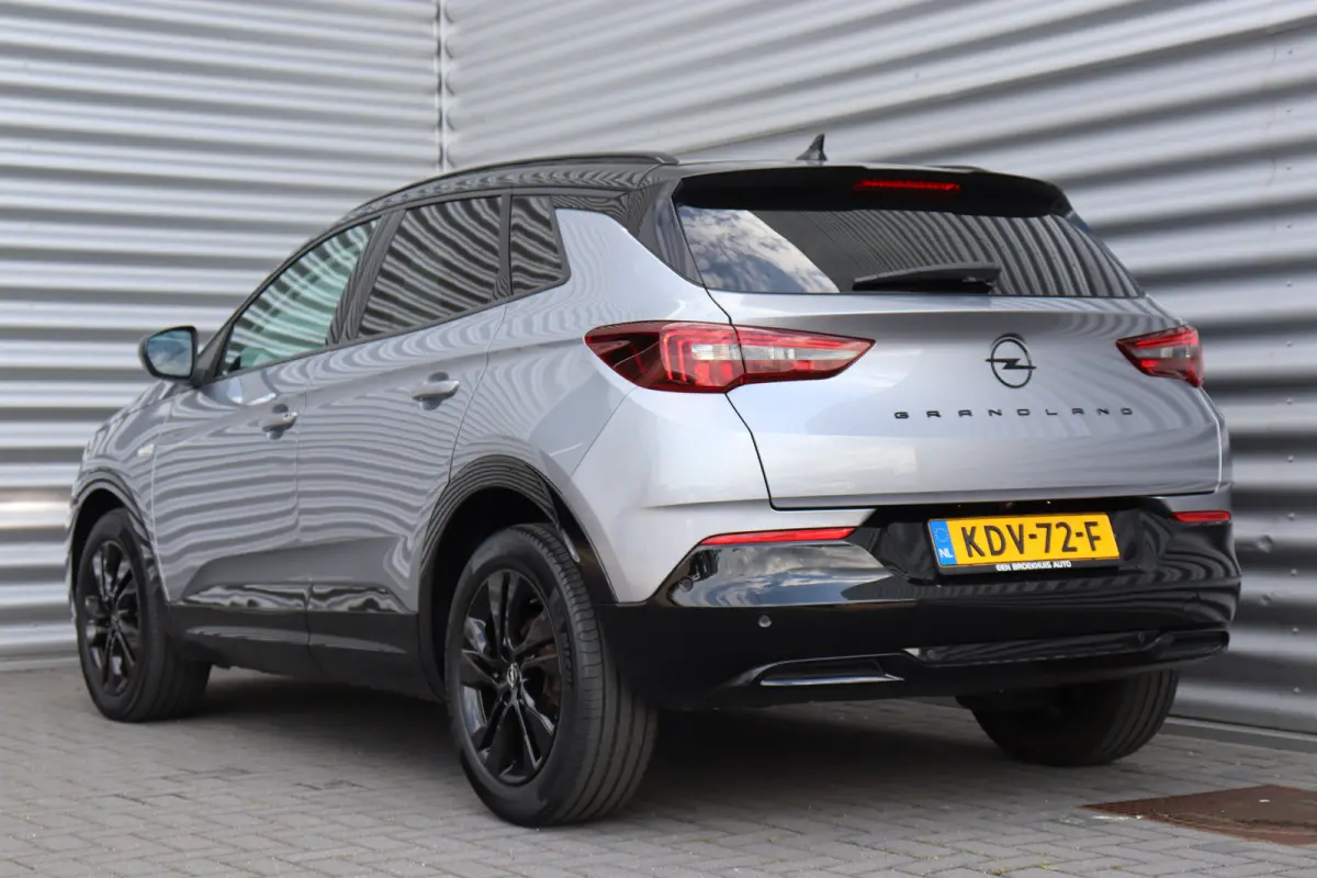 1.2 TURBO 130PK LEVEL 4 GS AUTOMAAT / NAVI / LEDER / CLIMA / LED / PDC / AGR / 18" LMV / CAMERA / WINTERPAKKET / BLUETOOTH / CRUISECONTROL / 1E EIGENAAR / NIEUWSTAAT !!