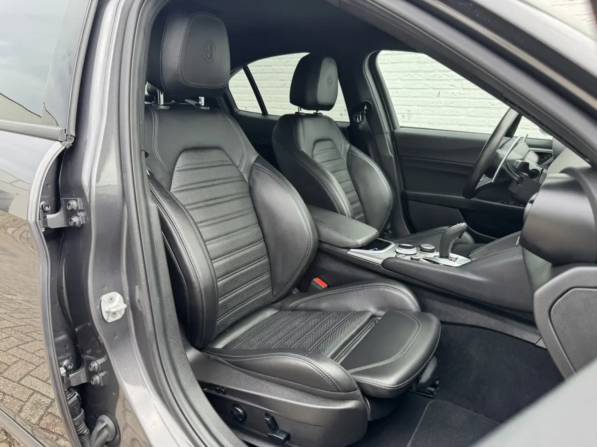 2.0T Sprint Leder elektrisch+verwarmd Stuurverw Camera Carplay
