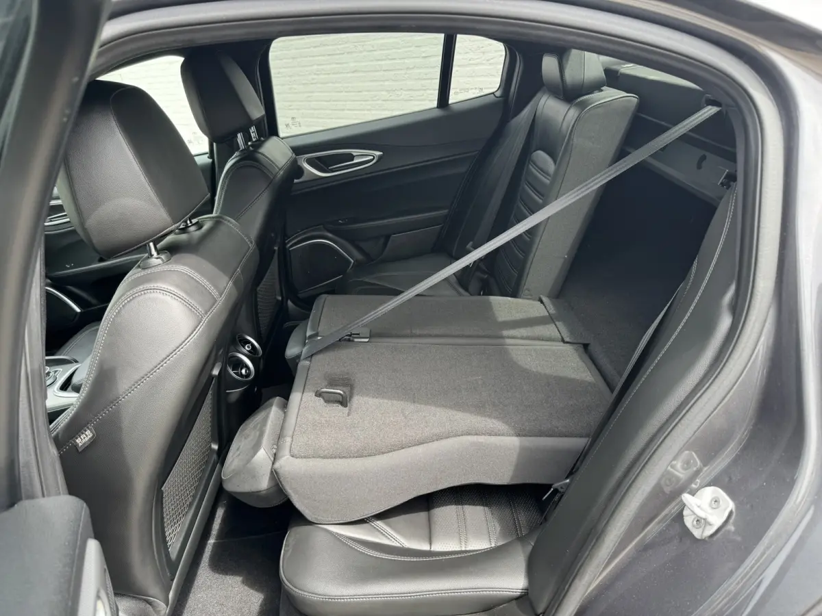 2.0T Sprint Leder elektrisch+verwarmd Stuurverw Camera Carplay