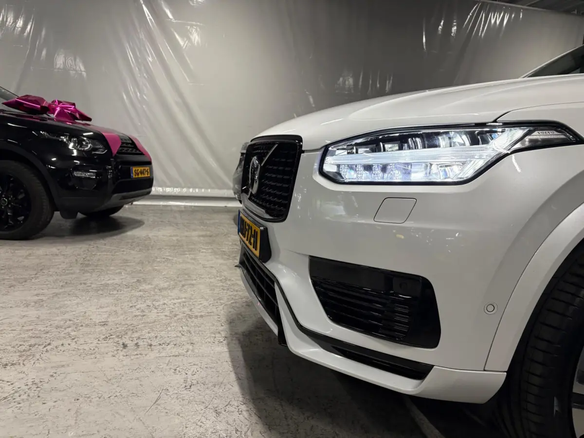 2.0 T8 Recharge AWD Ultimate Dark | Massage | Trekhaak | Pano | HUD | Luchtvering